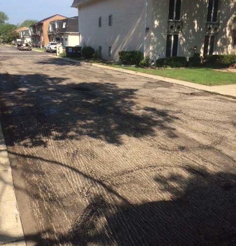 A before picture of asphalt paving in Bridgeview